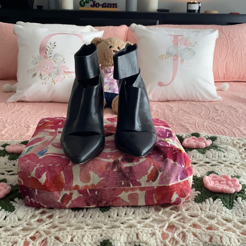 Pre-owned BCBG booties